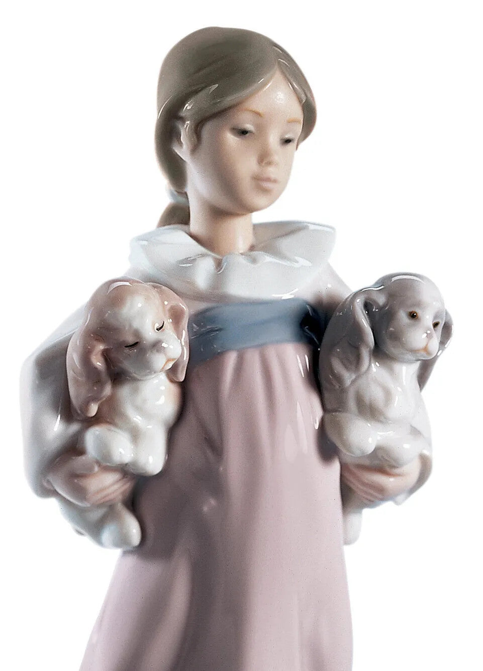 Lladró Porzellanfigur – Arms Full of Love | Mutterglück mit Kind & Hunden