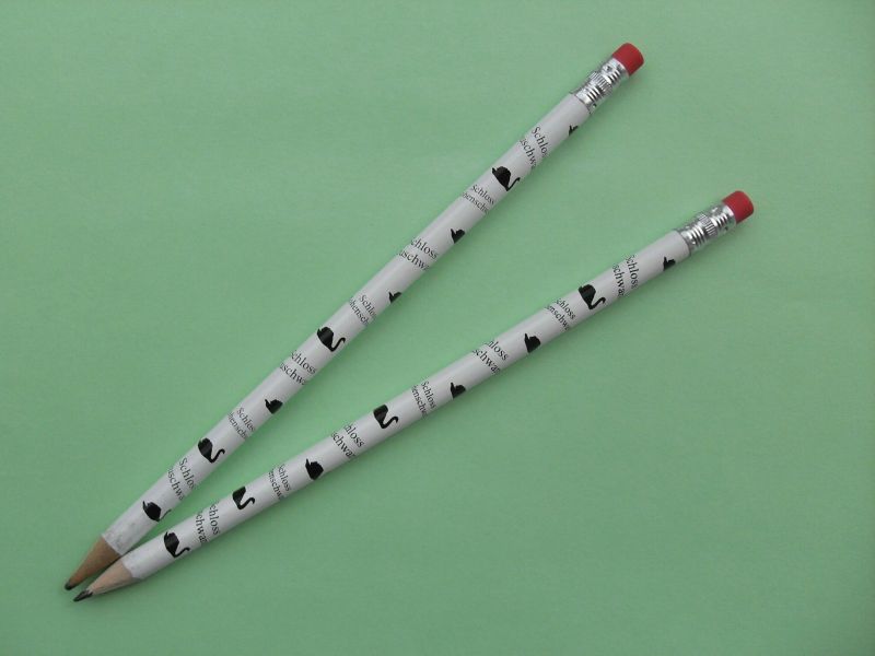 Bleistift Weiss - Schreiben und Malen mit Schloss Neuschwanstein Design | Jetzt bei Allgäu Shopping entdecken