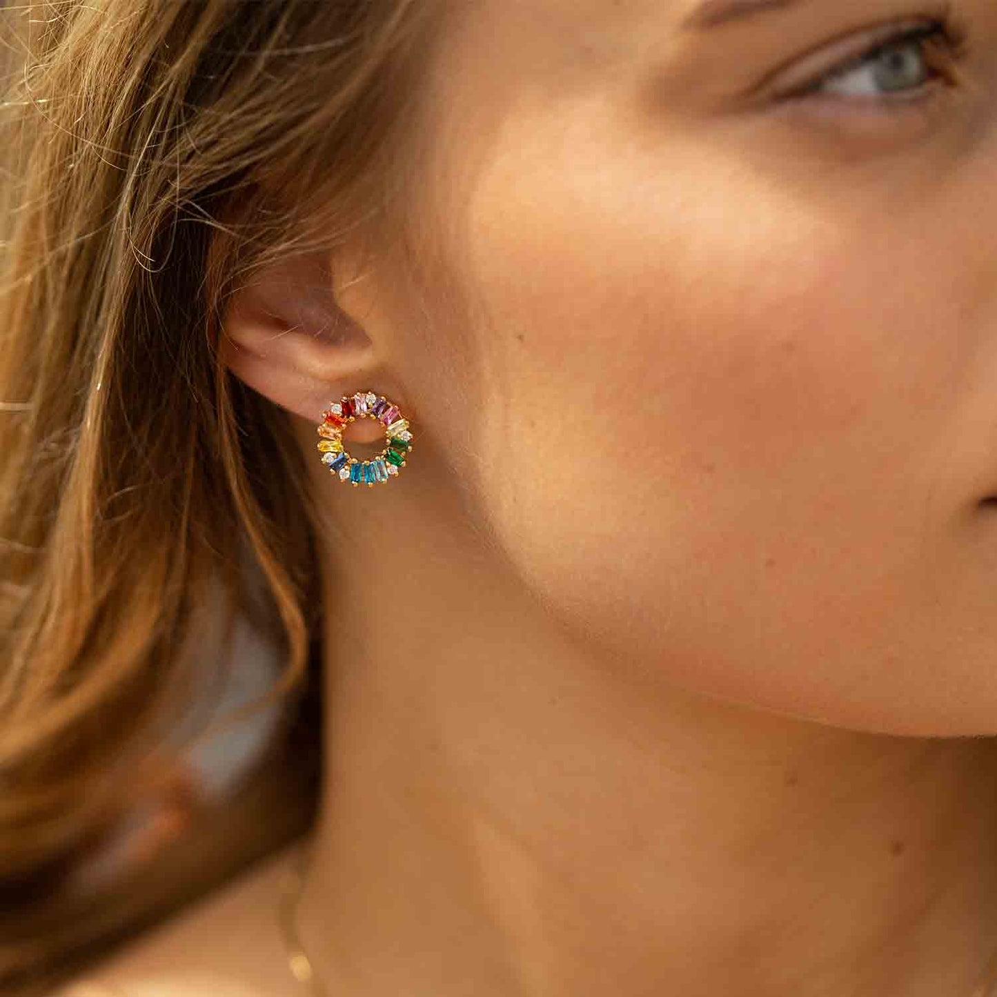 Sif Jakobs Ohrringe -Earing Antella Circolo 18K vergoldet mit bunten Zirkonia