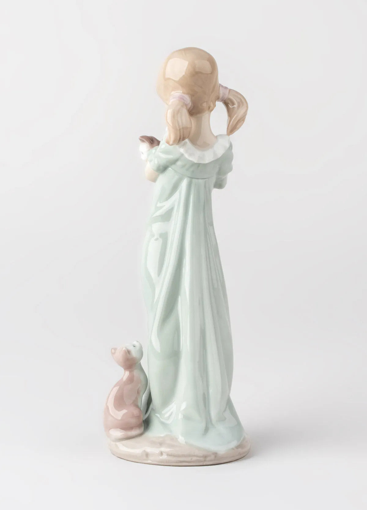 Lladró Porzellanfigur Don't forget me - Zeitlose Eleganz & Gefühl