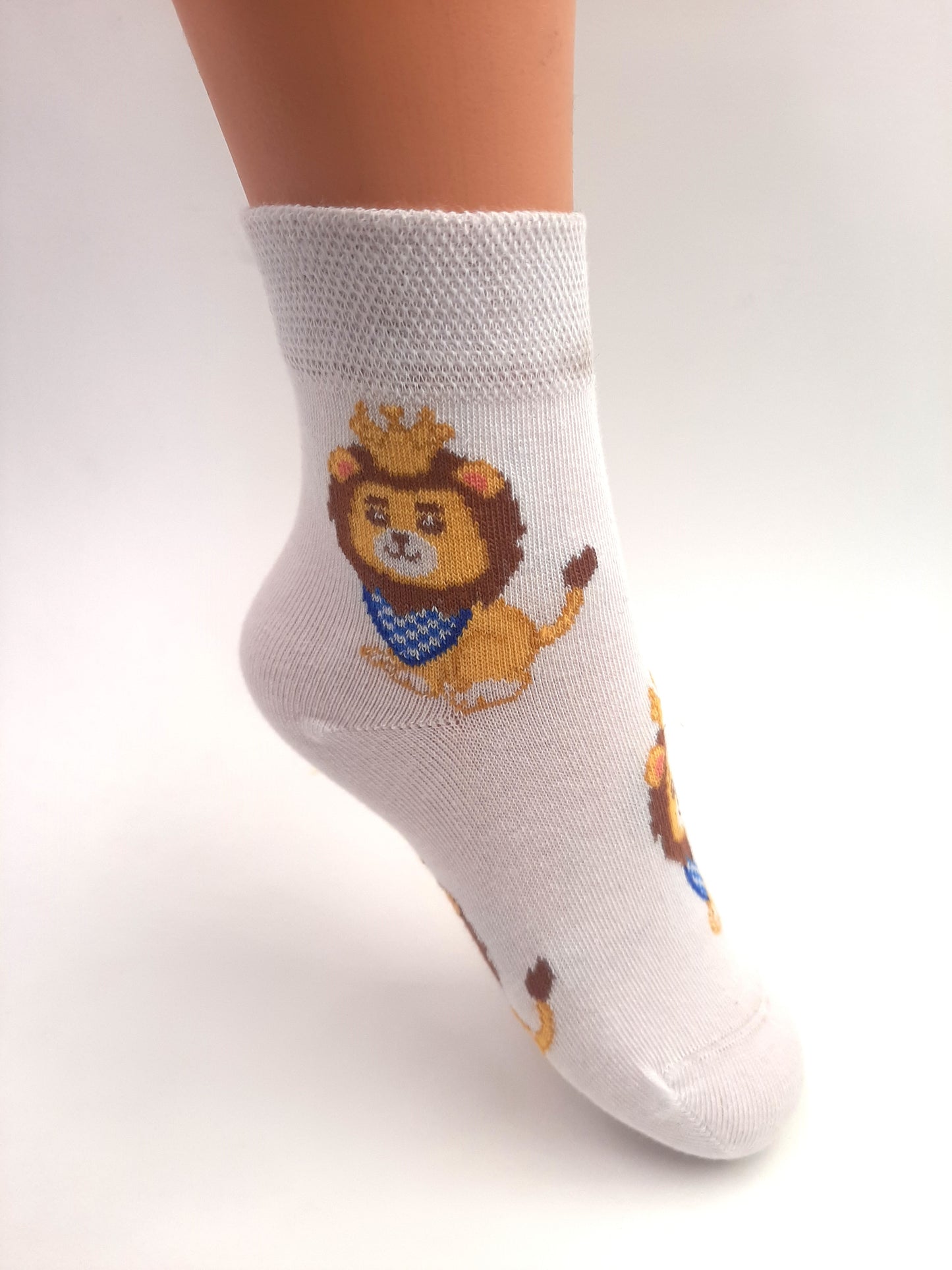 Kleiner Bayern-Löwe Socken für Kinder – Niedliche Kindersocken im Bayern-Design