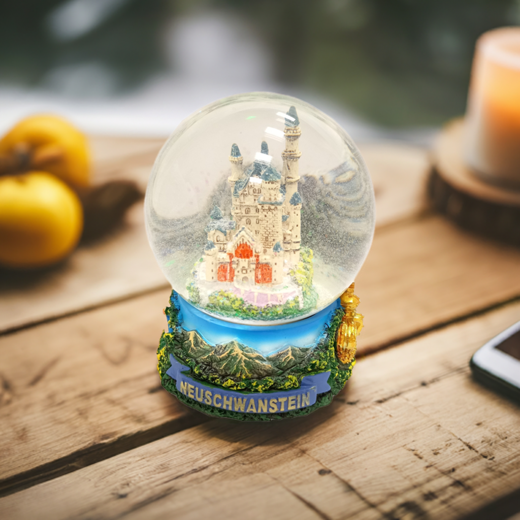 Schneekugel - Schloss Neuschwanstein Romantik Kristallkugel 100mm