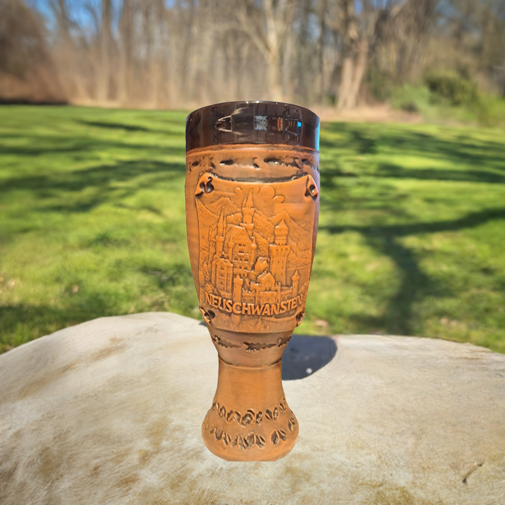 Keramikkrug Schloss Neuschwanstein – Handgefertigter Bierkrug 250ml mit detailreichem Design