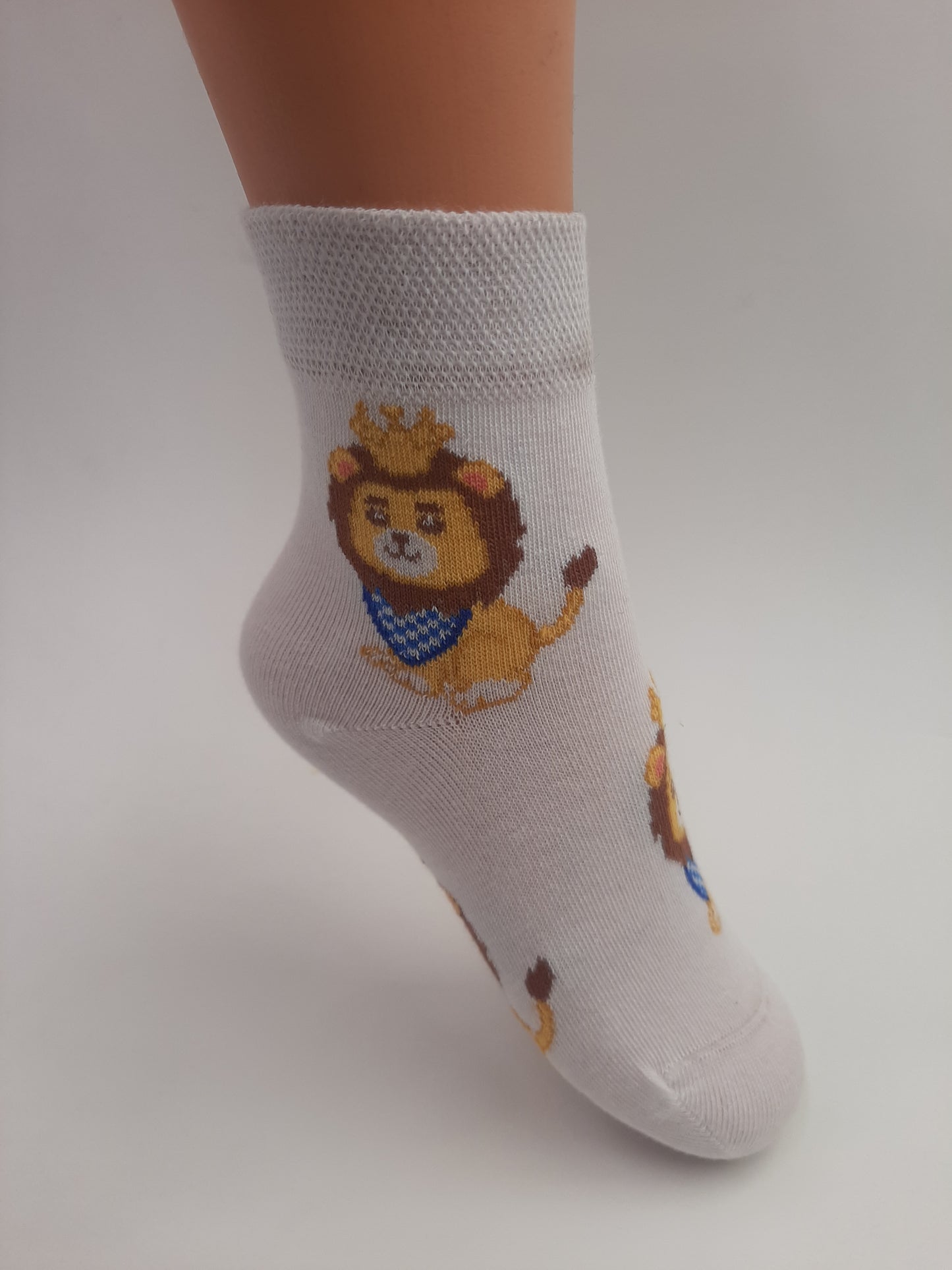 Kleiner Bayern-Löwe Socken für Kinder – Niedliche Kindersocken im Bayern-Design