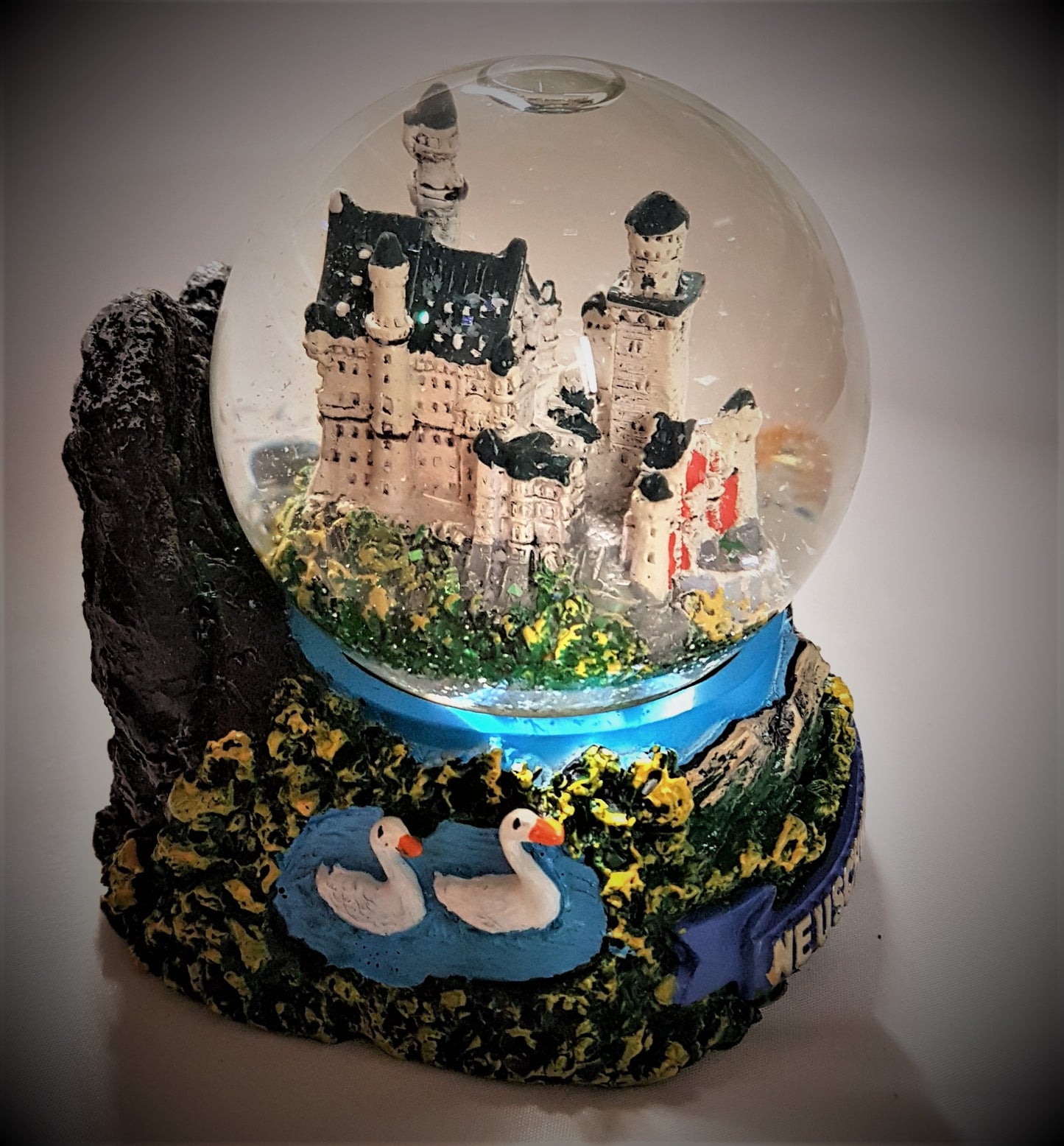 Schneekugel Schloss Neuschwanstein Fantasy Kristallkugel 65 mm