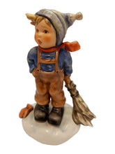 Lade das Bild in den Galerie-Viewer, Hummel Figur Winters Here - Hab keine Lust
