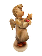 Lade das Bild in den Galerie-Viewer, Hummel Figur Candlelight
