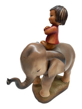 Lade das Bild in den Galerie-Viewer, Holzfigur High Riding 8 - Elefant mit Kind