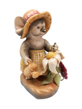 Lade das Bild in den Galerie-Viewer, Holzfigur Green Thumb
