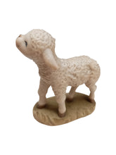 Lade das Bild in den Galerie-Viewer, Krippenfigur Schaf - Sheep

