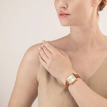 Lade das Bild in den Galerie-Viewer, Armbanduhr Damen Iconic Square Gold White Sunray Armband Leder Classy Braun
