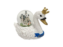 Lade das Bild in den Galerie-Viewer, Schneekugel Schwan mit Schloss Neuschwanstein

