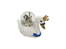 Lade das Bild in den Galerie-Viewer, Schneekugel Schwan mit Schloss Neuschwanstein
