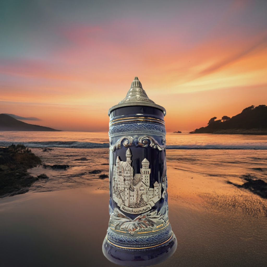Schloss Neuschwanstein Krug Blau mit Heraldik und Zinndeckel – 500ml Sammlerkrug