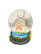 Lade das Bild in den Galerie-Viewer, Schneekugel - Schloss Neuschwanstein Romantik Kristallkugel 100mm
