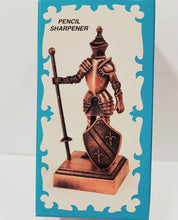Lade das Bild in den Galerie-Viewer, Motiv Miniatur Spitzer Ritter
